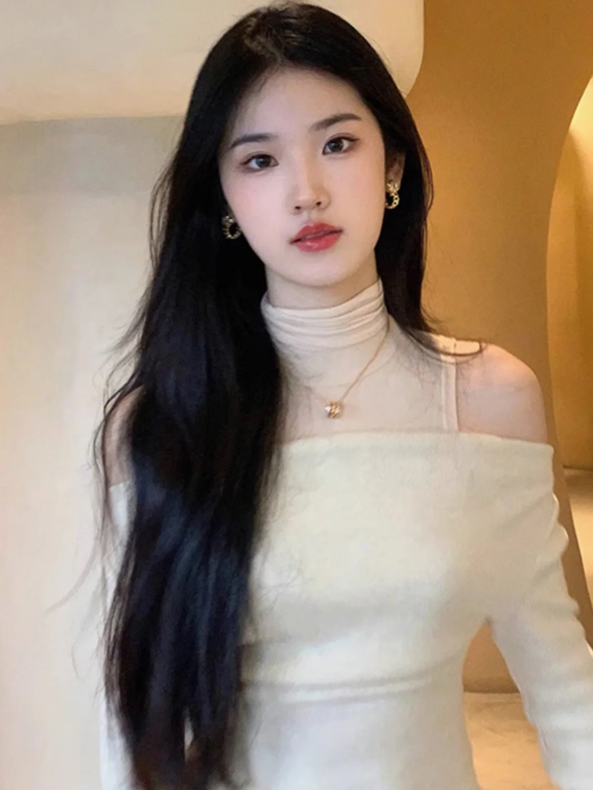 Stylish Half-High Collar Knitwear Base Shirt Women's Inner Wear Shoulder Exposure Hollow out Mid-Collar Knitted Top
Stylish Half-High Collar Knitwear Base Shirt Women's Inner Wear Shoulder Exposure Hollow out Mid-Collar Knitted Top