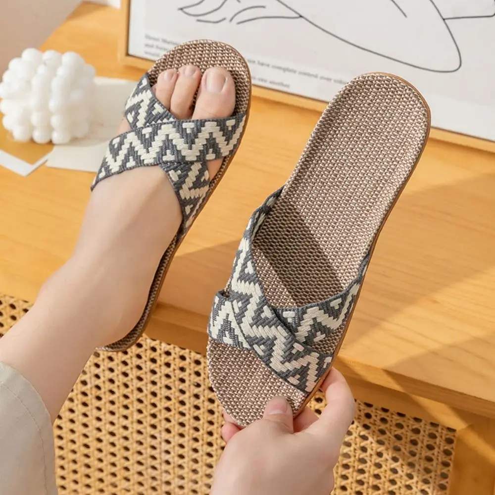 Casual Ethnic Style Linen Cross Slippers Non-Slip Flax Slides Sandals Soft Sweat Absorption Slipper Women Men Indoor
Casual Ethnic Style Linen Cross Slippers Non-Slip Flax Slides Sandals Soft Sweat Absorption Slipper Women Men Indoor
