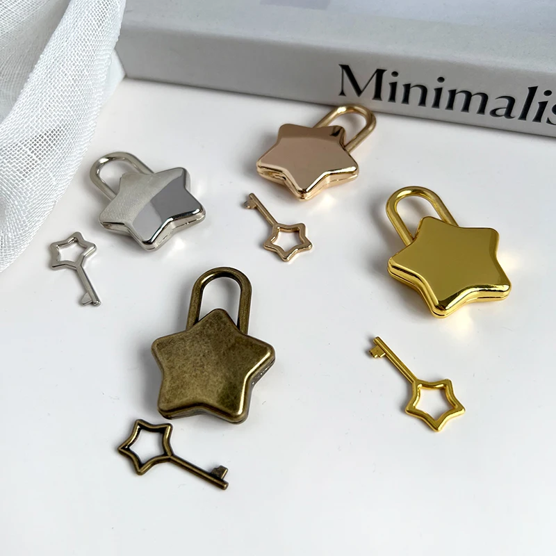 1PCS Metal Heart Padlock Peach Heart Dormitory Cabinet Ultra Small Mini Lock With Key Luggage Compartment Lock Buckle
1PCS Metal Heart Padlock Peach Heart Dormitory Cabinet Ultra Small Mini Lock With Key Luggage Compartment Lock Buckle