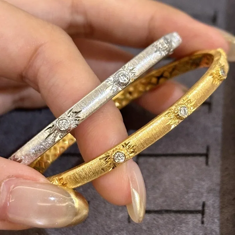 High quality Retro Starry Star bangles for women Art 925 Silver Inlaid Diamond Exquisite Brushed bracelet Wedding Jewelry
High quality Retro Starry Star bangles for women Art 925 Silver Inlaid Diamond Exquisite Brushed bracelet Wedding Jewelry
