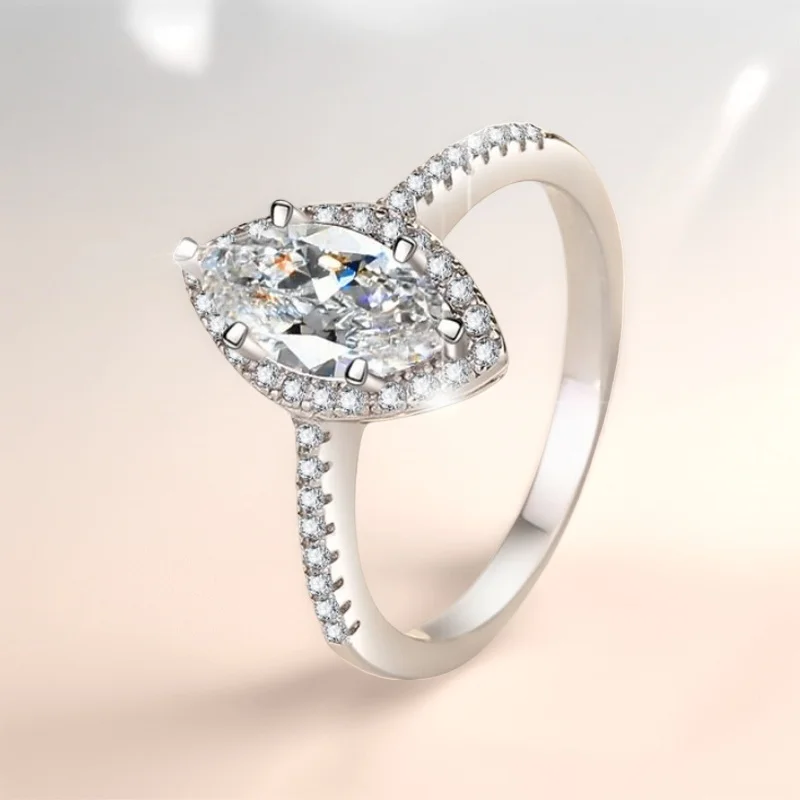 1Ct Marquise Moissanite High-End S925 Silver European Style Women's Rings GBA Certified Free Gift Box Stylish Durable Versatile
1Ct Marquise Moissanite High-End S925 Silver European Style Women's Rings GBA Certified Free Gift Box Stylish Durable Versatile