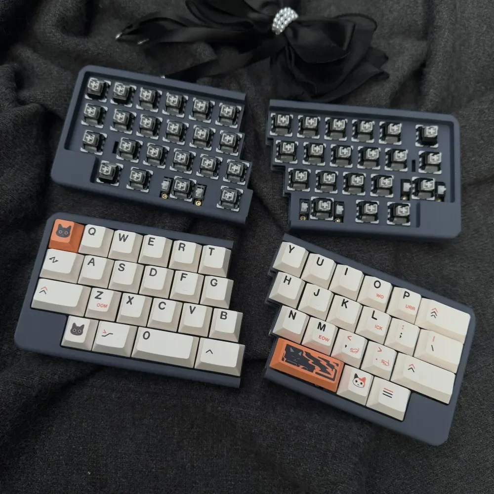 Split Keyboard Kit 40% Wireless Custom Single-mode 2.4G Ergonomics Split Horn Keyboard Kit Hot Swap VIAL Keyboard Game Accessory
Split Keyboard Kit 40% Wireless Custom Single-mode 2.4G Ergonomics Split Horn Keyboard Kit Hot Swap VIAL Keyboard Game Accessory