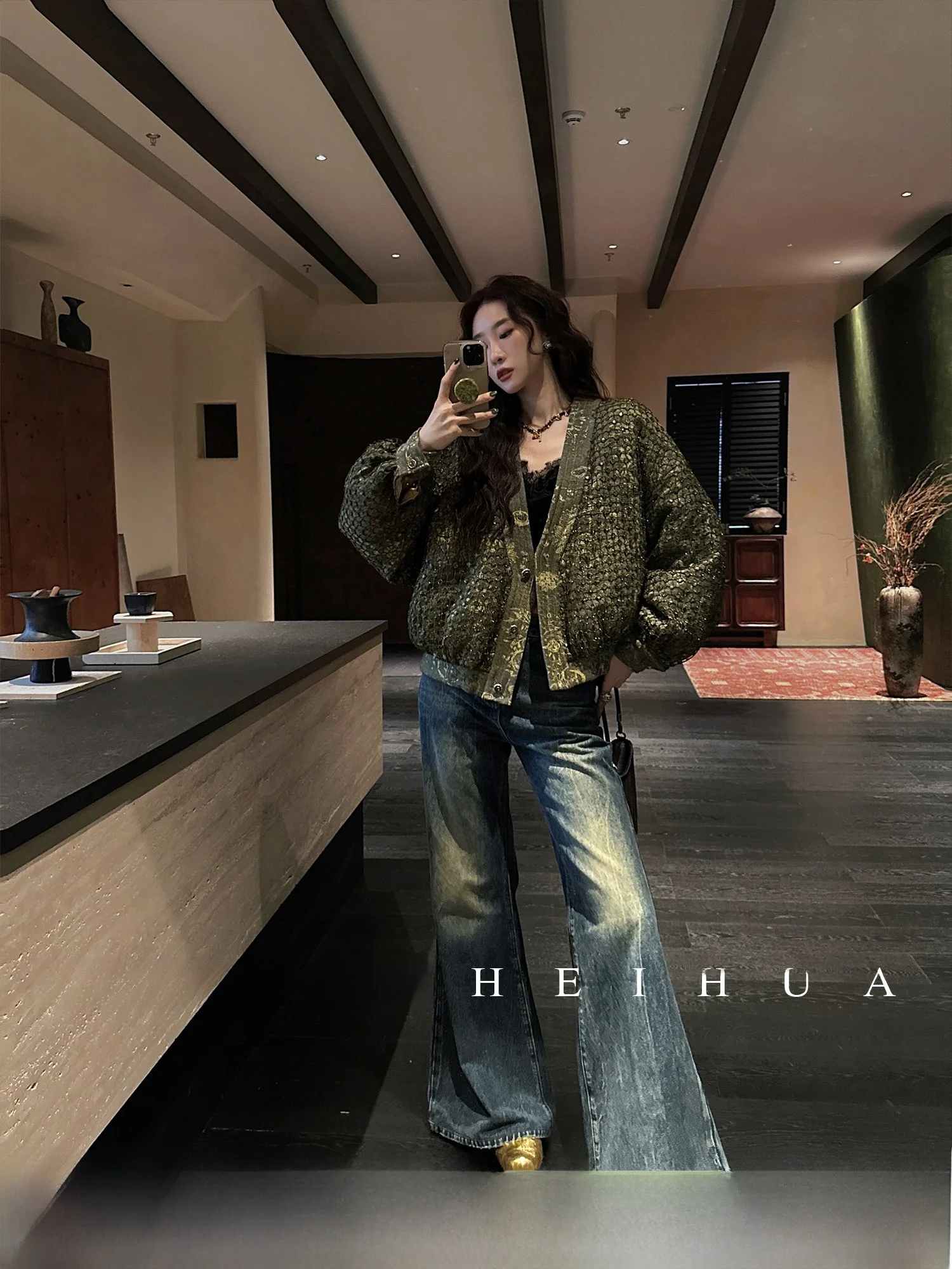 New Chinese Style Wide Leg Jeans with Diamond Embroidery Black Flower Fashionable Casual High Waist Cotton Denim
New Chinese Style Wide Leg Jeans with Diamond Embroidery Black Flower Fashionable Casual High Waist Cotton Denim