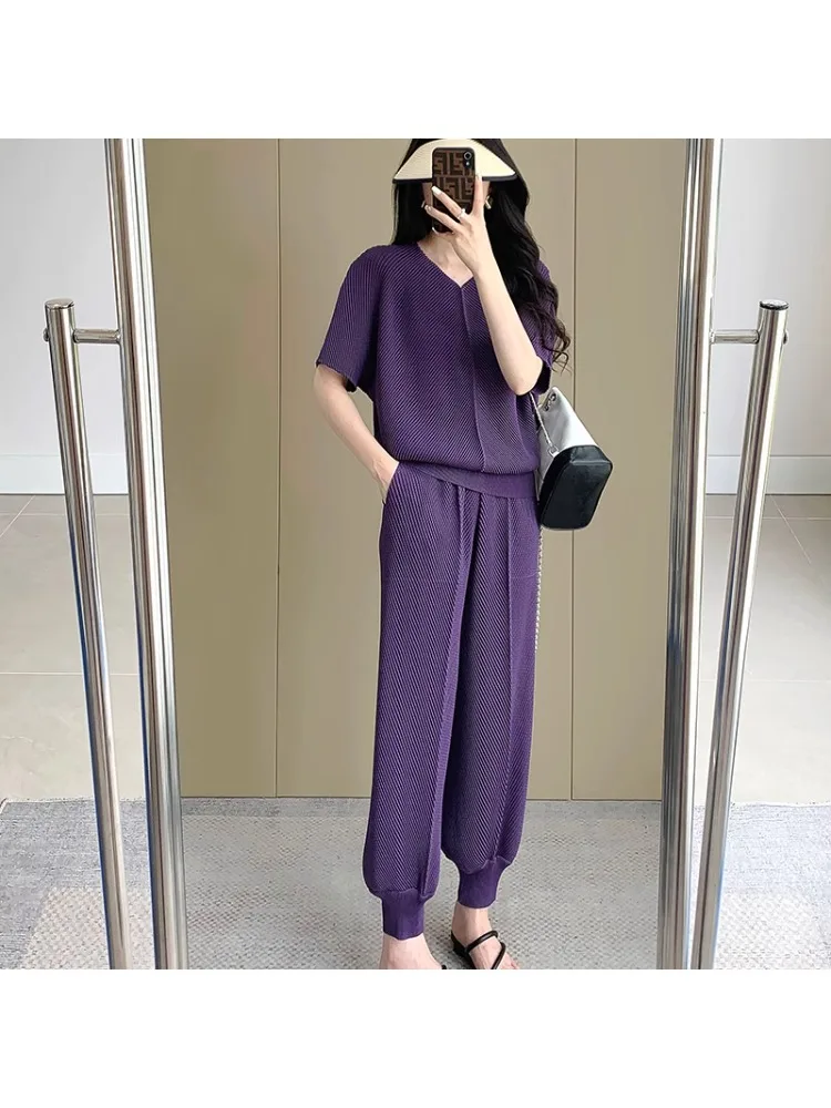 Miyake модные однотонные сложенные брюки комплект из 2 предметов женский топ с v-образным вырезом и короткими рукавами маленькие брюки-фонарики комплект летний модный
Miyake модные однотонные сложенные брюки комплект из 2 предметов женский топ с v-образным вырезом и короткими рукавами маленькие брюки-фонарики комплект летний модный