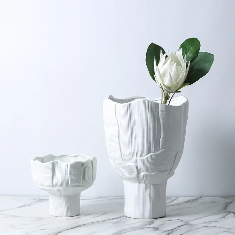 Ceramic Vases, Irregular Wide Mouthed Flower Pots, Ornaments, Black and White Woven Striped Vases, Room Aesthetic Decoration
Ceramic Vases, Irregular Wide Mouthed Flower Pots, Ornaments, Black and White Woven Striped Vases, Room Aesthetic Decoration
