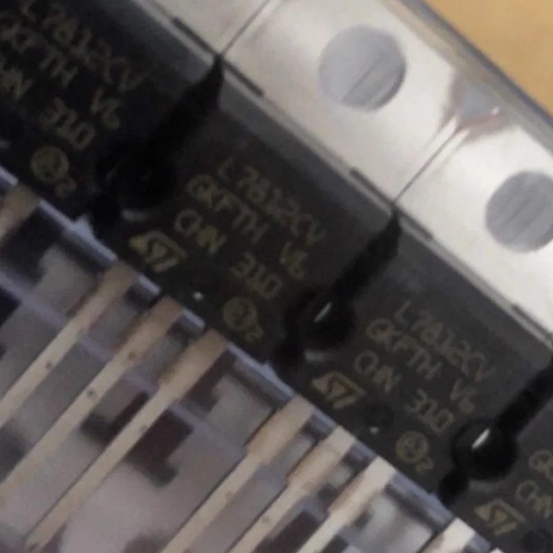 100Pcs New Original L7812Cv-Dg L7812Cv To-220 1.5A Three-Terminal Voltage Regulator Circuit Chip +12V
100Pcs New Original L7812Cv-Dg L7812Cv To-220 1.5A Three-Terminal Voltage Regulator Circuit Chip +12V