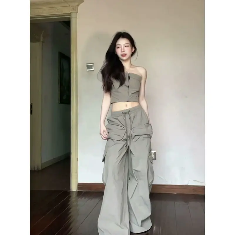 American Retro Suit Women's Summer Strapless Short Top Wide Leg Cargo Pants Two-piece Set Fashion Female Clothes
American Retro Suit Women's Summer Strapless Short Top Wide Leg Cargo Pants Two-piece Set Fashion Female Clothes