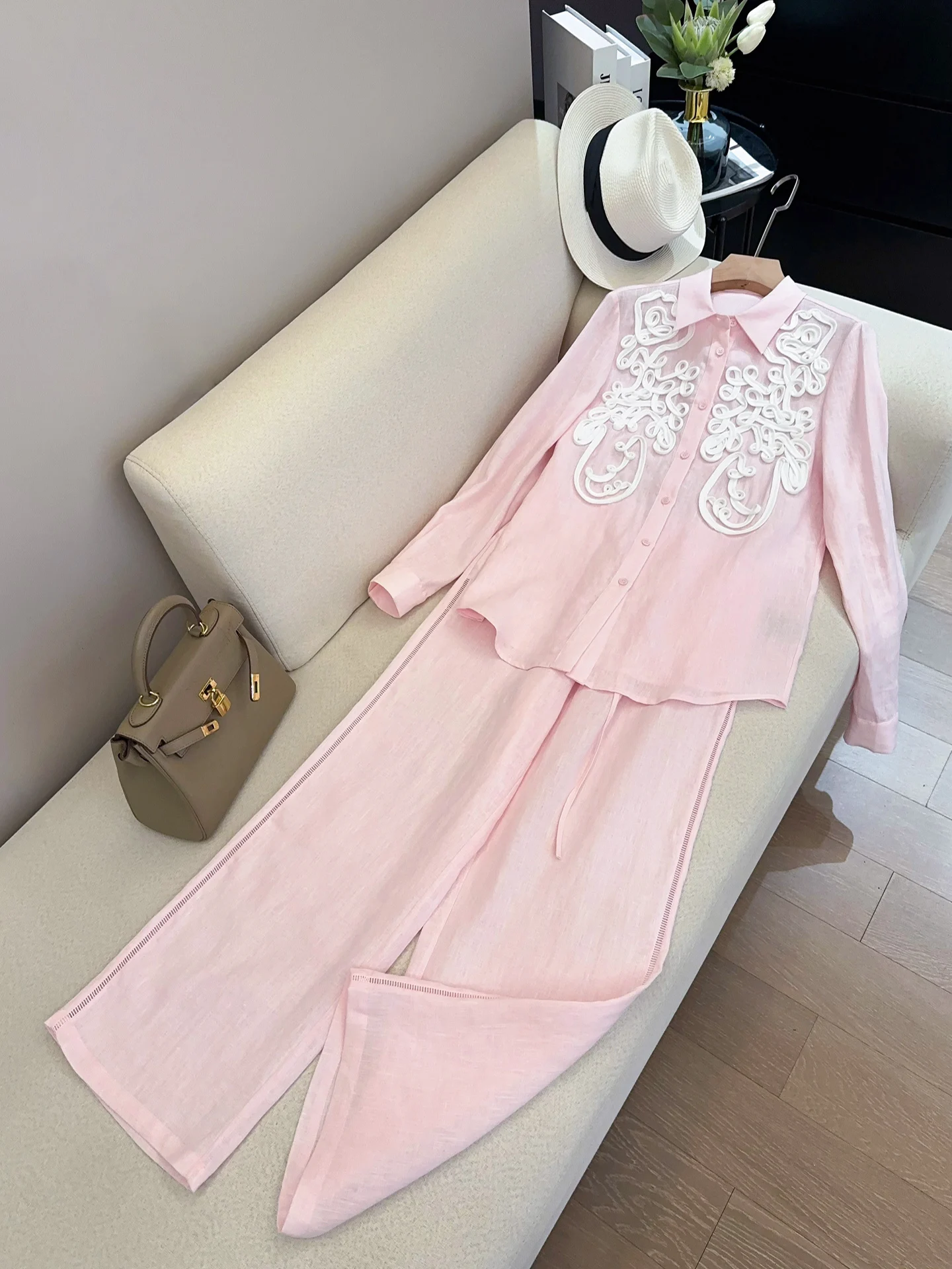 Unique Beautiful Linen Set Spring New Rope Embroidery Conch Decoration Long Sleeve Shirt Long Pants Women's Casual Style Fash...
Unique Beautiful Linen Set Spring New Rope Embroidery Conch Decoration Long Sleeve Shirt Long Pants Women's Casual Style Fash...