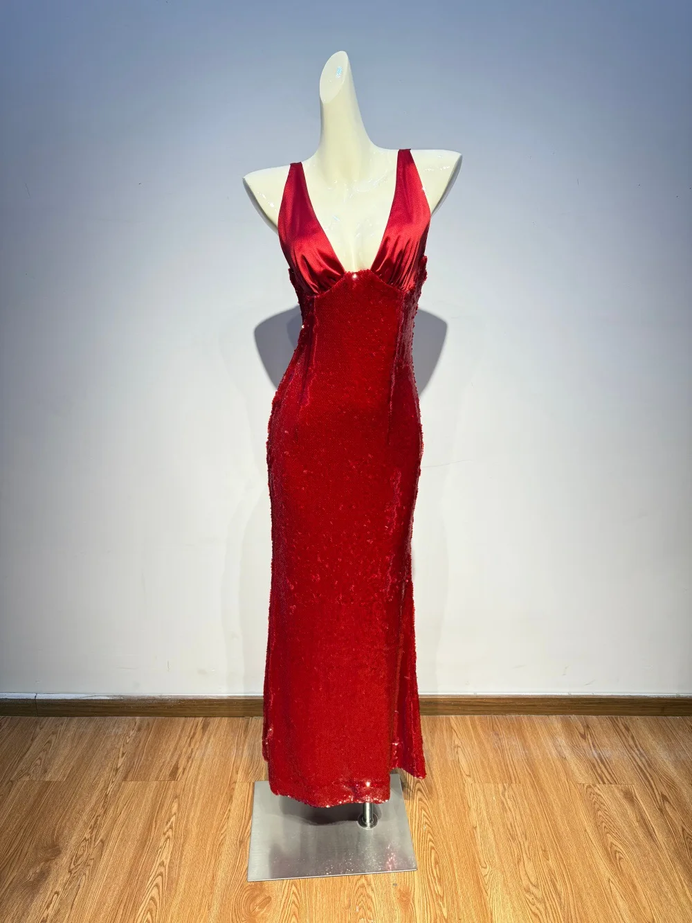 Women Sexy Red V-Neck Sequined Fitted Satin Long Maxi Dress Christmas Date Dinner Evening Club Birthday Party Dresses
Women Sexy Red V-Neck Sequined Fitted Satin Long Maxi Dress Christmas Date Dinner Evening Club Birthday Party Dresses