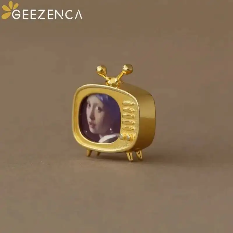 GEEZENCA S925 Серебряные маленькие знаменитые живописные булавки для женщин оригинальный дизайн милые аксессуары для одежды уникальные Броши 2023 Новинка
GEEZENCA S925 Серебряные маленькие знаменитые живописные булавки для женщин оригинальный дизайн милые аксессуары для одежды уникальные Броши 2023 Новинка
