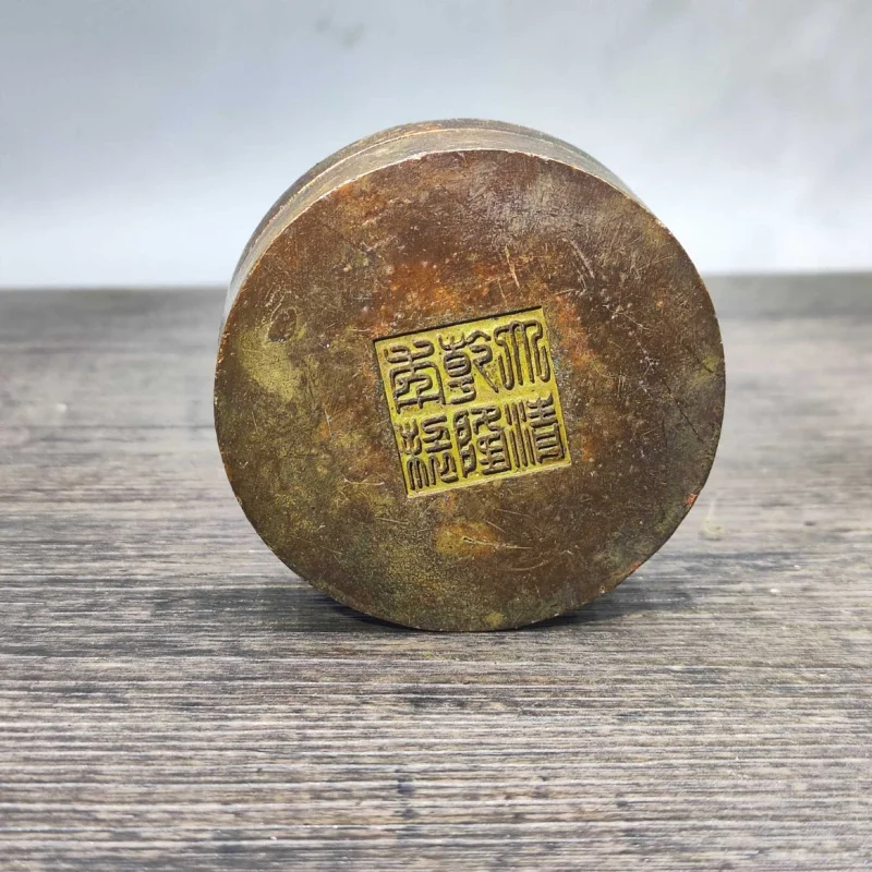 Copper , exquisite home-carved , a pair of decorative crafts, antique ornaments
Copper , exquisite home-carved , a pair of decorative crafts, antique ornaments