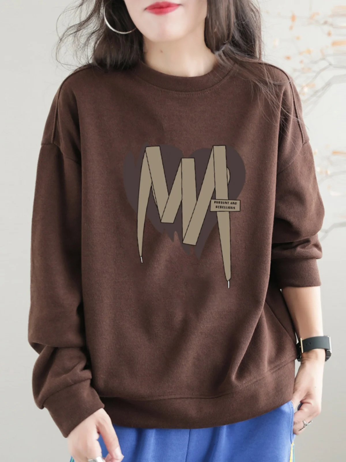Cafe Brown Loose Fit Long Sleeve round Neck Sweatshirt Women's Fashion Design Autumn Winter plus Size Slimming Short plus Size
Cafe Brown Loose Fit Long Sleeve round Neck Sweatshirt Women's Fashion Design Autumn Winter plus Size Slimming Short plus Size