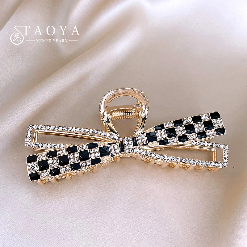 Korean Sweet Girl's Bow Chessboard Pattern Metal Hair Clip 2024 New Headwear For Women's Large Shark Clip Grab Clip Accessories
Korean Sweet Girl's Bow Chessboard Pattern Metal Hair Clip 2024 New Headwear For Women's Large Shark Clip Grab Clip Accessories