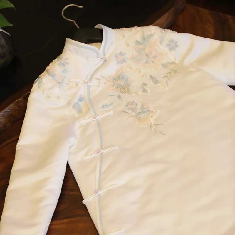 White Jaet Young Sle Year of the Tiger New Year Visit Clothes Cotton Coat ort for Women
White Jaet Young Sle Year of the Tiger New Year Visit Clothes Cotton Coat ort for Women