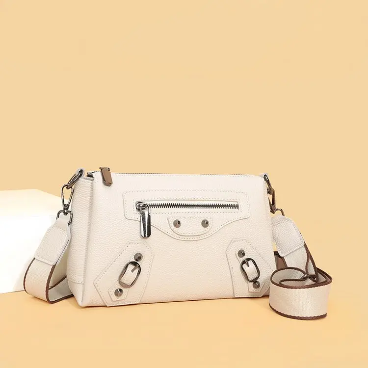 Женская сумка через плечо большой вместимости, новинка осени 2026, модная нишевая сумка-кроссбоди с цепочкой
Женская сумка через плечо большой вместимости, новинка осени 2026, модная нишевая сумка-кроссбоди с цепочкой