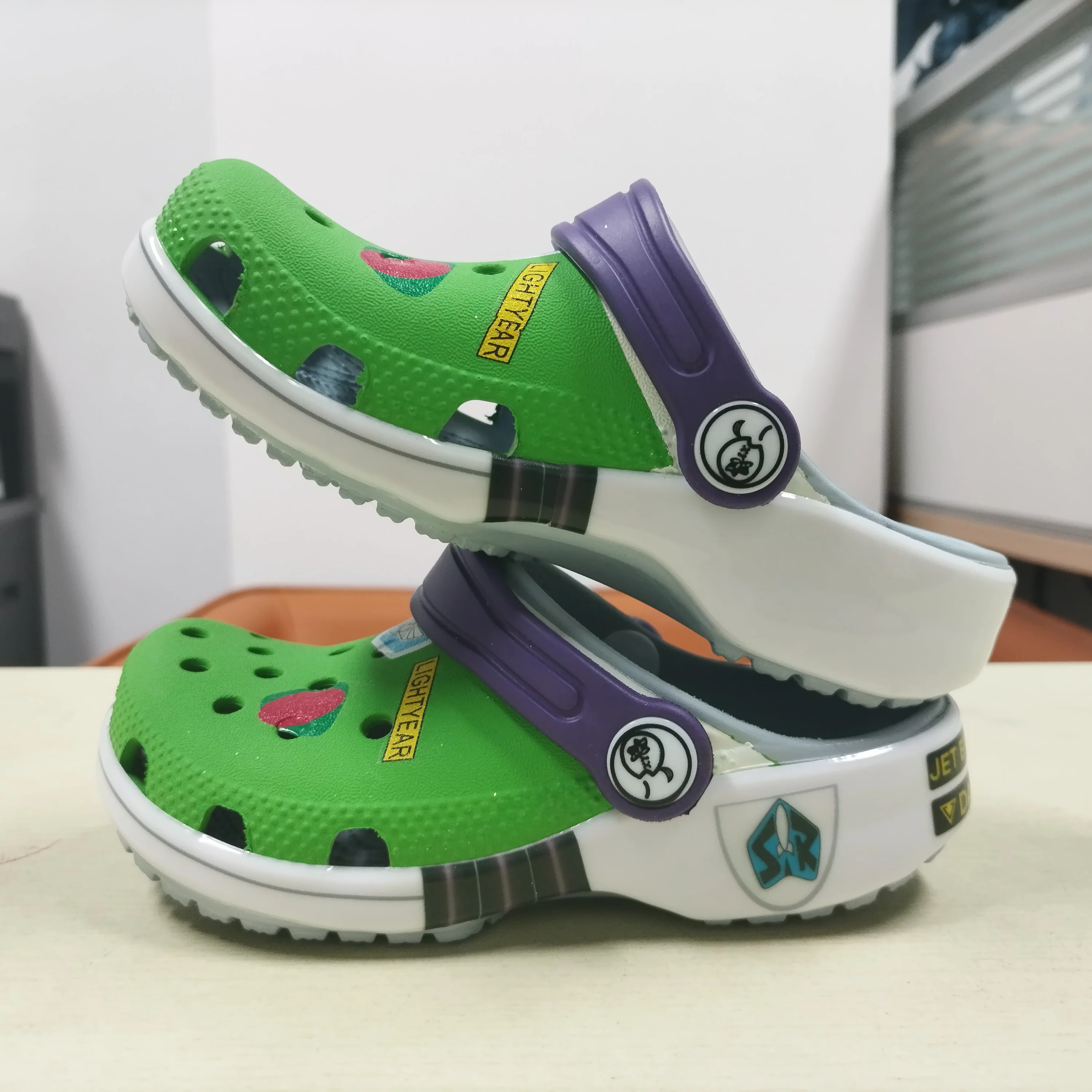 Disney Toy Story Slippers Kawaii Buzz Lightyear Anti Slip Slippers Woody Shoes Non Slip Beach Sandals Casual Hole Sandals
Disney Toy Story Slippers Kawaii Buzz Lightyear Anti Slip Slippers Woody Shoes Non Slip Beach Sandals Casual Hole Sandals