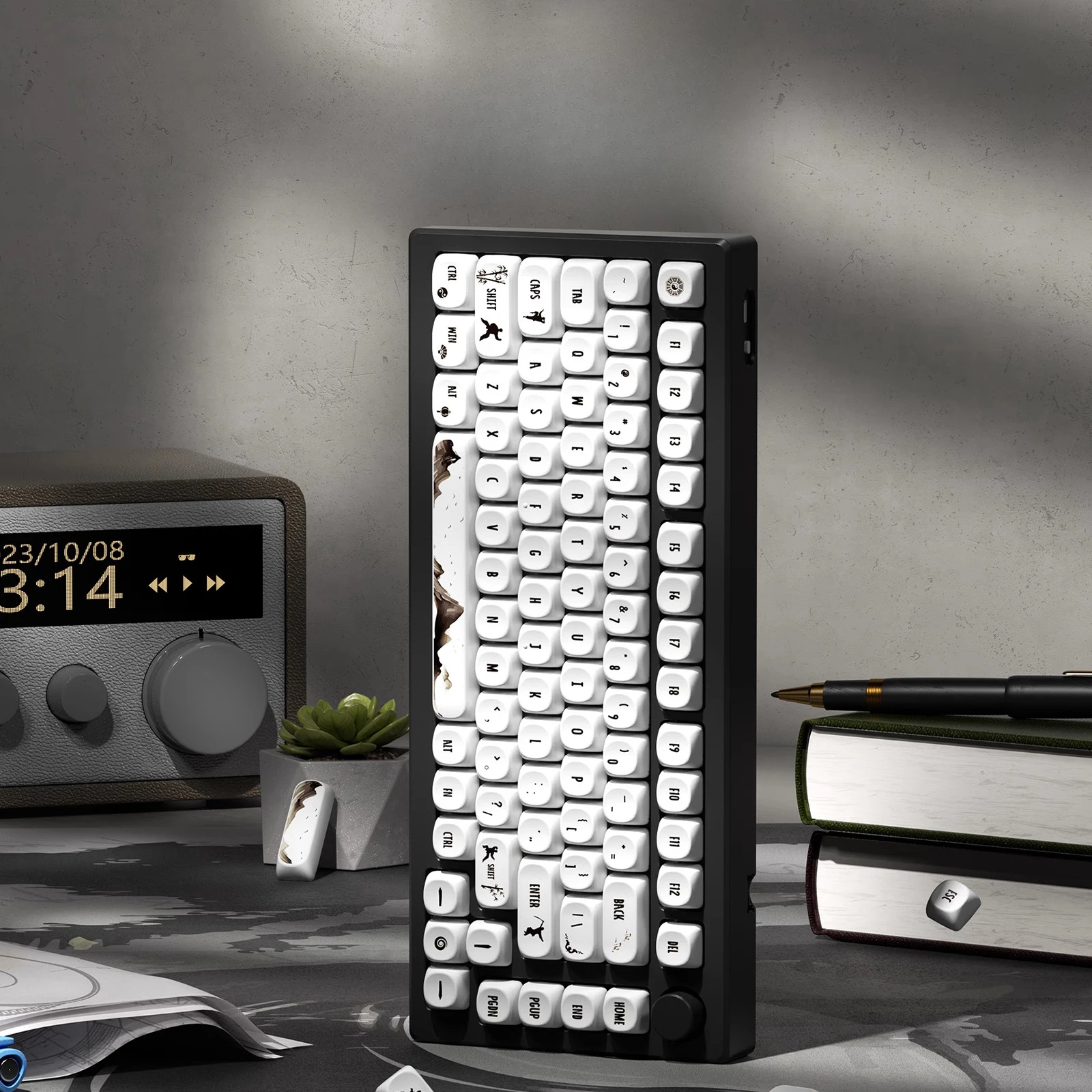 Qianyuan MOA keycaps are a large collection of hot sublimation PBT materials and are engraved with the theme of Kung Fu black an
Qianyuan MOA keycaps are a large collection of hot sublimation PBT materials and are engraved with the theme of Kung Fu black an