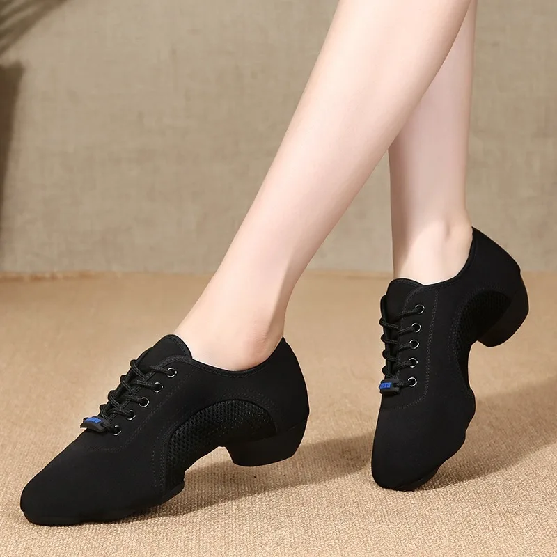 Ballet Dance Shoes Women Oxford Fabric Soft Sole Latin Dance Shoes Breathable Comfortable
Ballet Dance Shoes Women Oxford Fabric Soft Sole Latin Dance Shoes Breathable Comfortable
