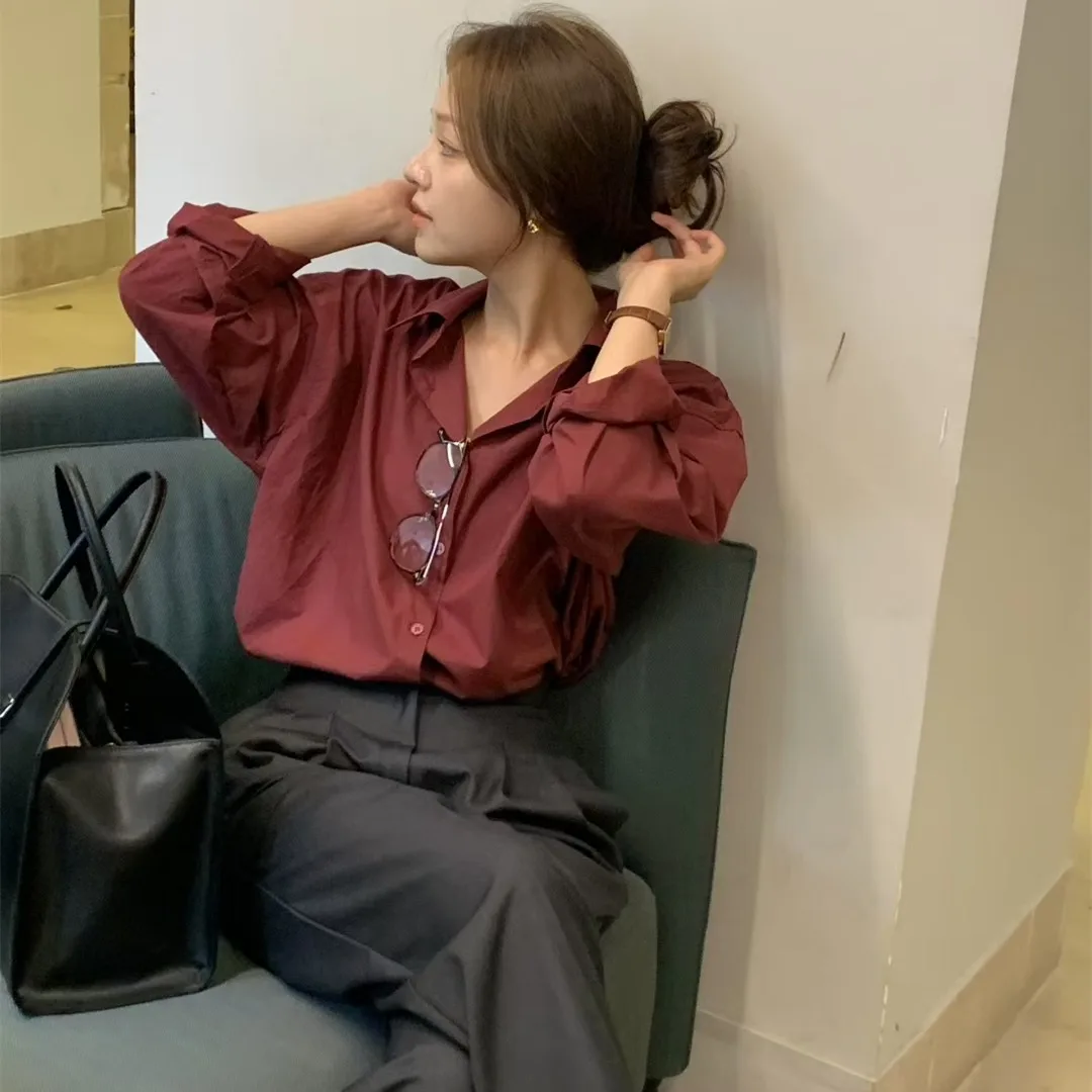 Весна 2026: Женский повседневный топ свободного кроя из чистого хлопка с длинным рукавом, винтажный, в расслабленном стиле, с одним карманом, с эффектом стройности
Весна 2026: Женский повседневный топ свободного кроя из чистого хлопка с длинным рукавом, винтажный, в расслабленном стиле, с одним карманом, с эффектом стройности