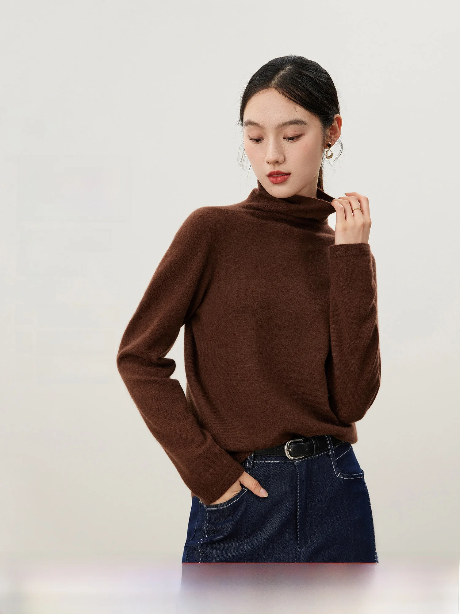 Модный шерстяной вязаный свитер женский, приталенный, с круглым вырезом, длинными рукавами, многослойным воротником, элегантная верхняя одежда
Модный шерстяной вязаный свитер женский, приталенный, с круглым вырезом, длинными рукавами, многослойным воротником, элегантная верхняя одежда