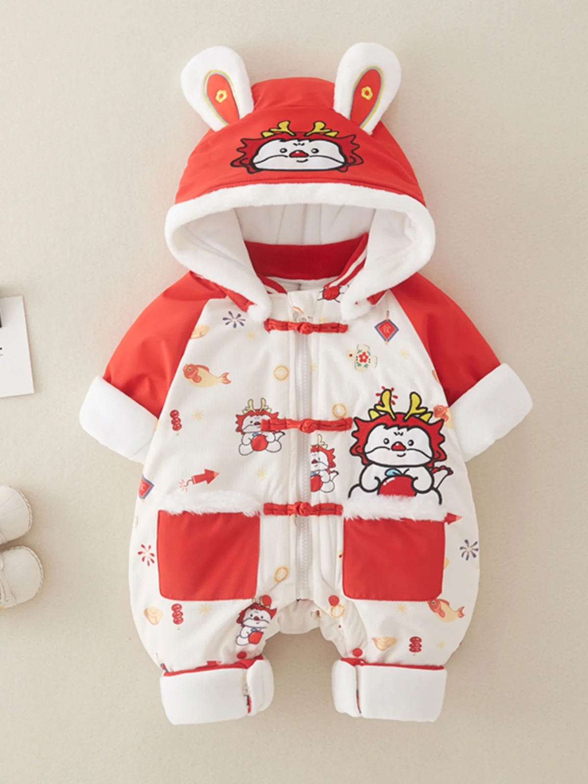 Thiened Fce Winter Rer with Hat for Newborn Babies Warm Outerwear Cartoon Design Ideal for New Year Visits
Thiened Fce Winter Rer with Hat for Newborn Babies Warm Outerwear Cartoon Design Ideal for New Year Visits