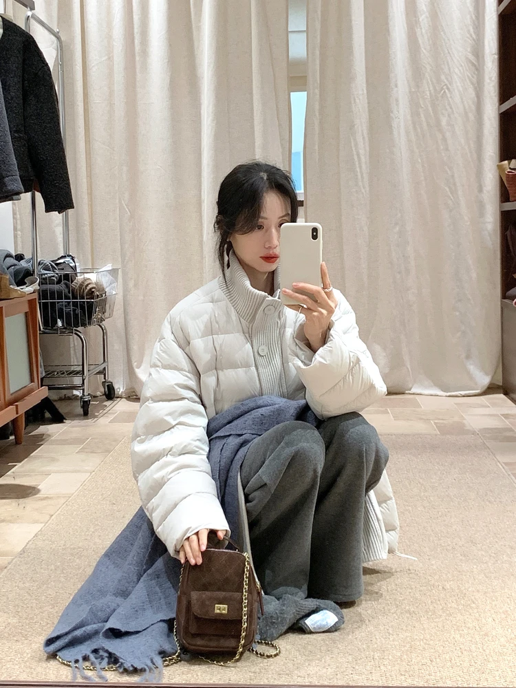 Женское пуховое пальто BRIVIN бежевого цвета с вязаными вставками в стиле пэчворк, свободного кроя, средней длины, в корейском стиле, с длинными рукавами, для стройнящего эффекта
Женское пуховое пальто BRIVIN бежевого цвета с вязаными вставками в стиле пэчворк, свободного кроя, средней длины, в корейском стиле, с длинными рукавами, для стройнящего эффекта