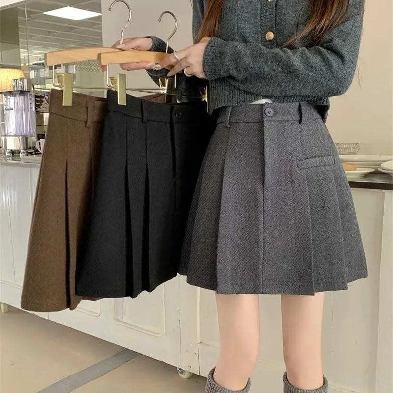 High-end Women Solid Color Short Pantalons Autumn Winter Feminine Loose Hundred folds High Waist Wide Leg Pants Ladies Fashion A
High-end Women Solid Color Short Pantalons Autumn Winter Feminine Loose Hundred folds High Waist Wide Leg Pants Ladies Fashion A