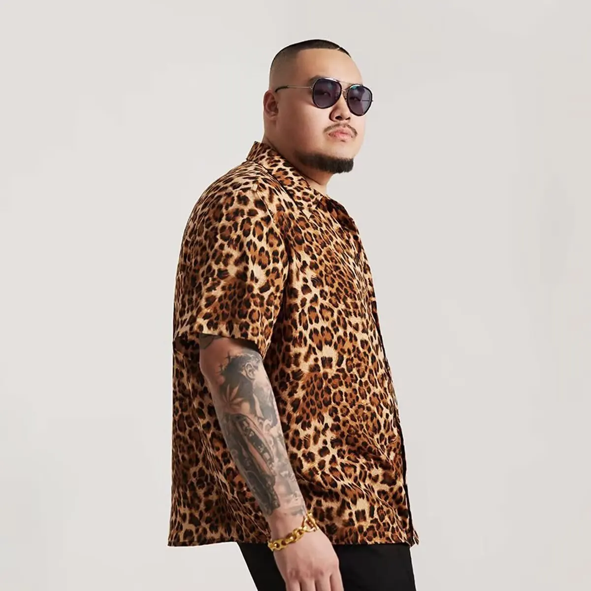 New Men's Leopard print short shirt American Style Casual Oversized Cargo Shirt Classic Retro Men Outdoor Sports Durable Top
New Men's Leopard print short shirt American Style Casual Oversized Cargo Shirt Classic Retro Men Outdoor Sports Durable Top