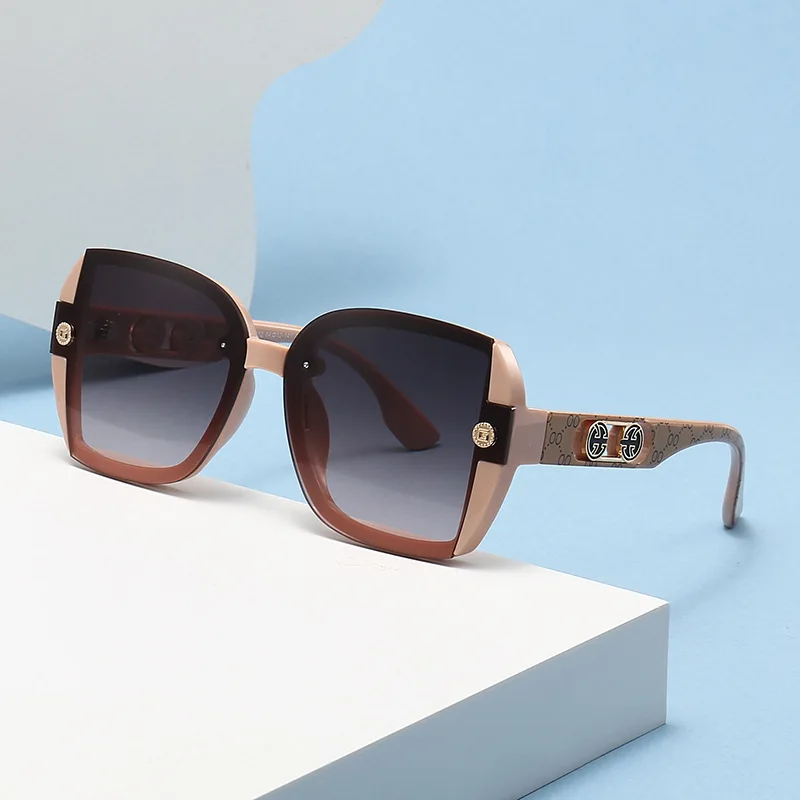 2025 Luxury Design Creates Box Sunglasses for Men and Women Personalized Multi-functional UV Protection Stylish Sunglasses
2025 Luxury Design Creates Box Sunglasses for Men and Women Personalized Multi-functional UV Protection Stylish Sunglasses