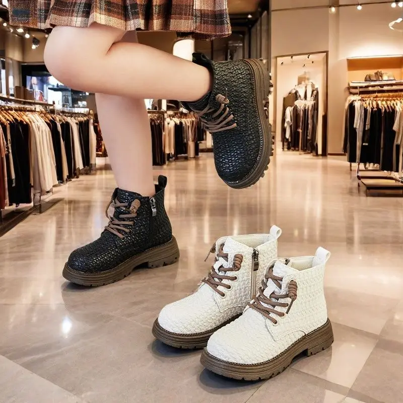 Children Short Boots for Girls 2025 Autumn Winter New Fashion Korean Style Soft Bottom Anti-slippery Versatile Princess Shoes
Children Short Boots for Girls 2025 Autumn Winter New Fashion Korean Style Soft Bottom Anti-slippery Versatile Princess Shoes