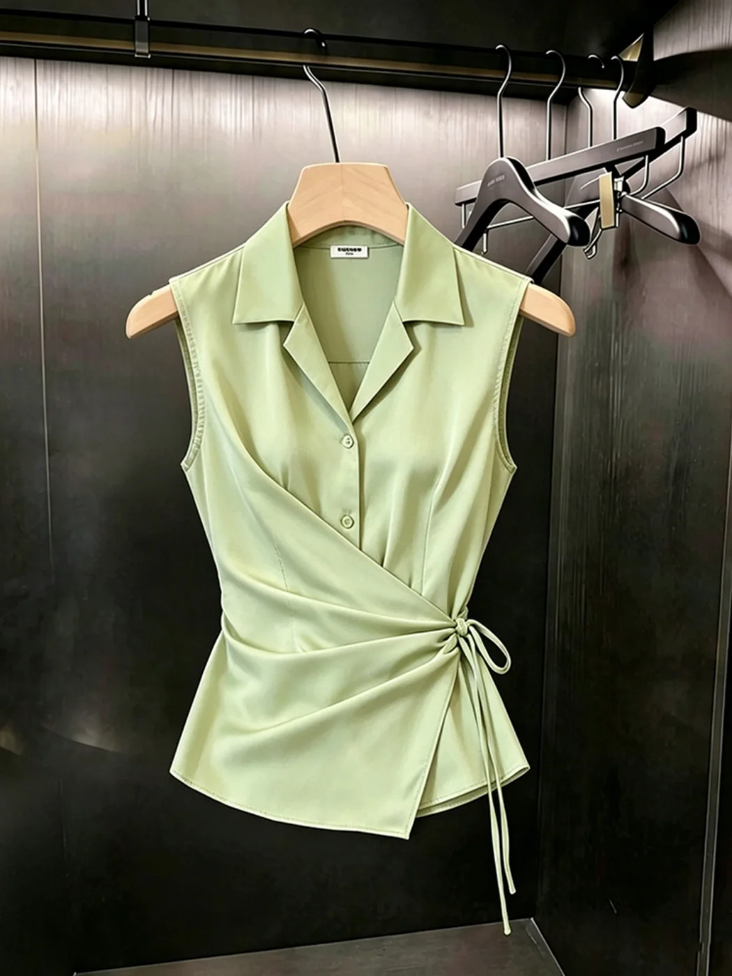 Unique Chic No-Sleeve Waist-Cinching Shirt for Women Breathable Comfortable Skin-Friendly Summer 2026 Fashionable Elegant Com...
Unique Chic No-Sleeve Waist-Cinching Shirt for Women Breathable Comfortable Skin-Friendly Summer 2026 Fashionable Elegant Com...