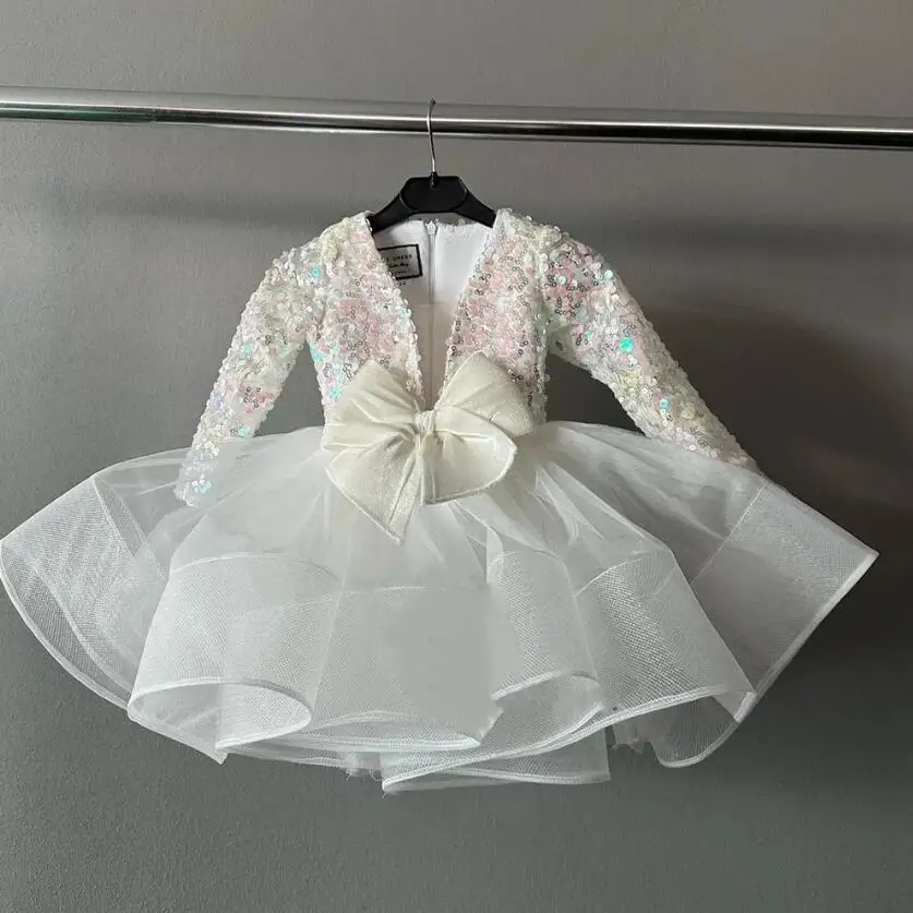 White Glitter Flower Girl Dresses V Neck Tulle Pageant First Communion Dresses Prom Ball Gown Princess Baby Girl Party Dresses
White Glitter Flower Girl Dresses V Neck Tulle Pageant First Communion Dresses Prom Ball Gown Princess Baby Girl Party Dresses
