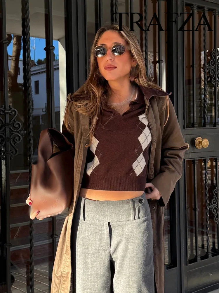 TRAFZA 2025 Spring Fashion Women Sweater Tops Dark Brown Turn-Down Collar Short Sleeves Single Breasted Female Casual Pullovers
TRAFZA 2025 Spring Fashion Women Sweater Tops Dark Brown Turn-Down Collar Short Sleeves Single Breasted Female Casual Pullovers