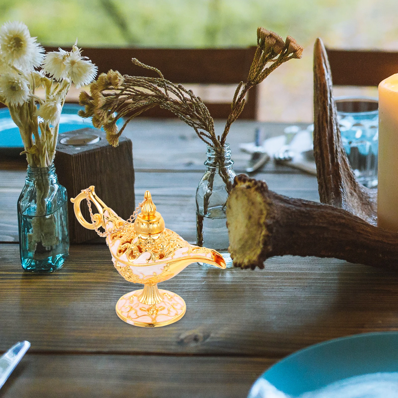 Creative Gold Trim Decor Vintage Zinc Alloy Ornament Desktop Home Decoration Retro Charm Unique Shape Stable Design
Creative Gold Trim Decor Vintage Zinc Alloy Ornament Desktop Home Decoration Retro Charm Unique Shape Stable Design