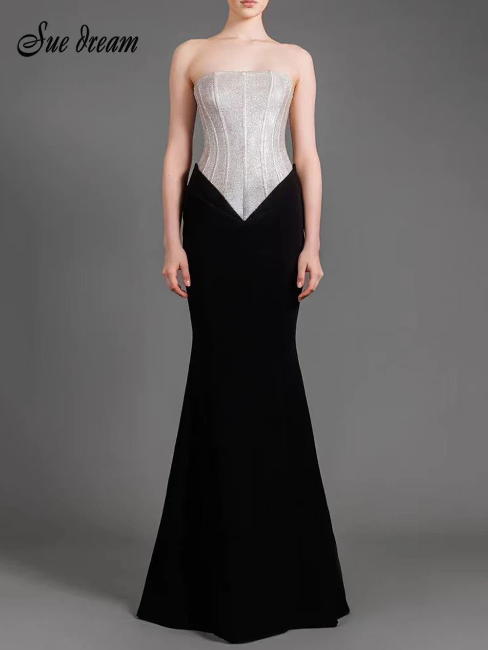 2024 Summer New Women's Sexy Strapless Bandage Spliced Slim Fit Long Dress Bodycon Celebrity Party Runway Evening Dress
2024 Summer New Women's Sexy Strapless Bandage Spliced Slim Fit Long Dress Bodycon Celebrity Party Runway Evening Dress