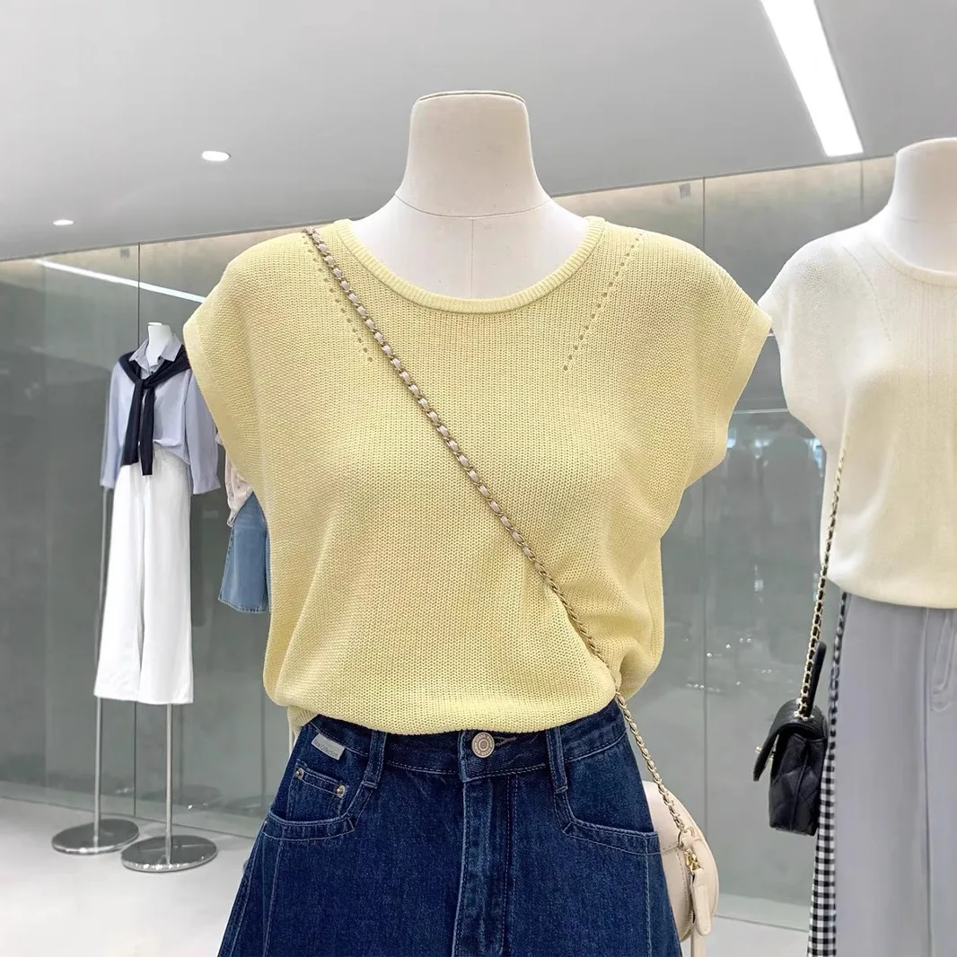 Spring and Summer 2026 New Temperament Elegant Fashion Solid Color Back Hollow Flying Sleeves Knitted Pure Desire Style Top
Spring and Summer 2026 New Temperament Elegant Fashion Solid Color Back Hollow Flying Sleeves Knitted Pure Desire Style Top