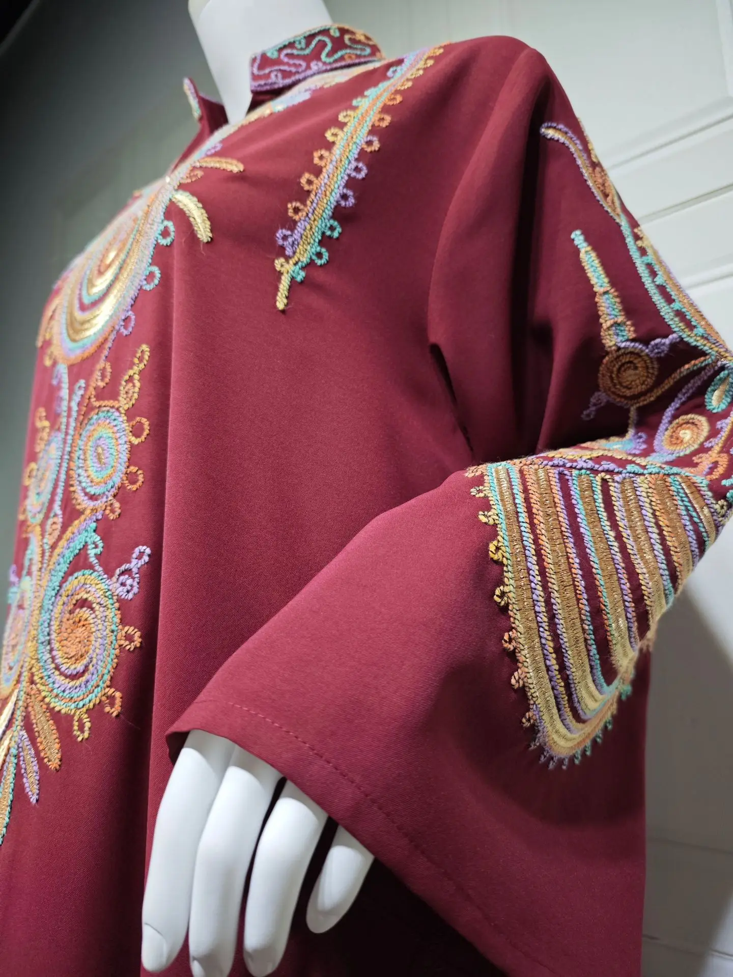 Uni Ramadan Clothing Dubai Embroidery abaya For Muslim Women's Notched Stand Collar Dresses For Women Gala stylish Kaftan
Uni Ramadan Clothing Dubai Embroidery abaya For Muslim Women's Notched Stand Collar Dresses For Women Gala stylish Kaftan