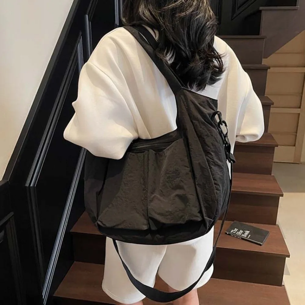 Сумка для мамы, повседневная однотонная большая сумка с несколькими карманами, мягкая универсальная дорожная сумка, полиэстеровая сумка для хранения в японском стиле, рабочая сумка
Сумка для мамы, повседневная однотонная большая сумка с несколькими карманами, мягкая универсальная дорожная сумка, полиэстеровая сумка для хранения в японском стиле, рабочая сумка