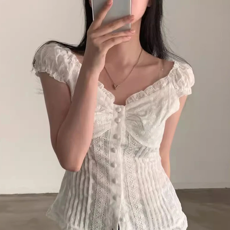 Gagarich 2025 Sweet Embroidered Hollow Lace Blouse Women Summer New Style Reduced Aging Folding Versatile Blouse Top
Gagarich 2025 Sweet Embroidered Hollow Lace Blouse Women Summer New Style Reduced Aging Folding Versatile Blouse Top
