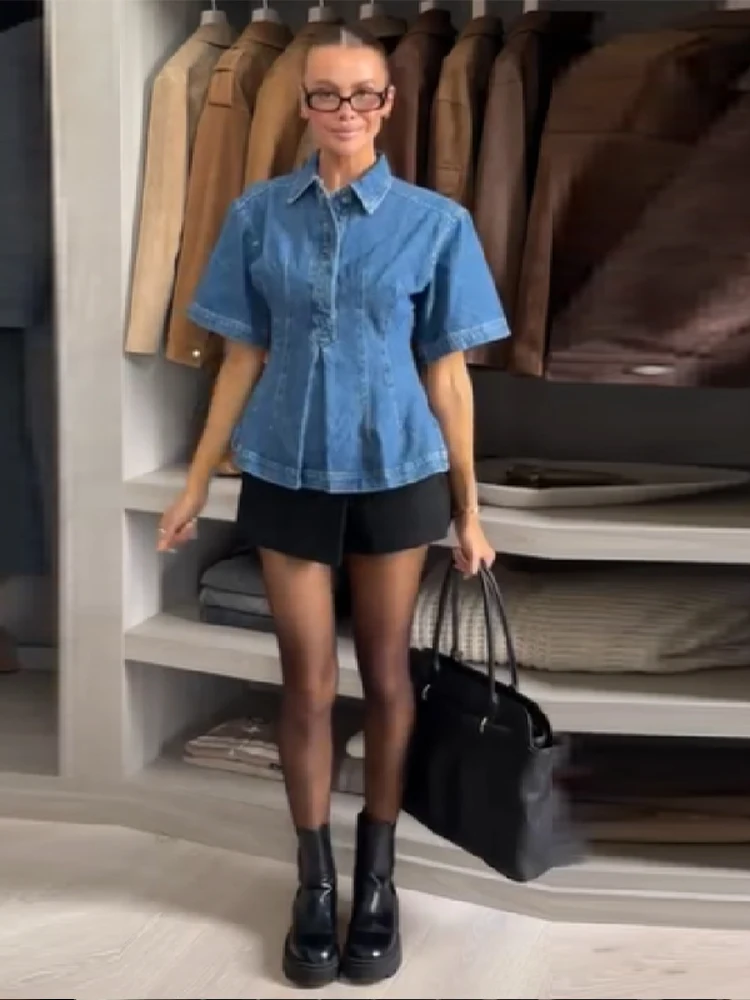 2026 New Women Casual Lapel Denim Pullover Shirt Retro Style Chic Street Denim Short Sleeve Tops Elegant Simple Fitted Blouse
2026 New Women Casual Lapel Denim Pullover Shirt Retro Style Chic Street Denim Short Sleeve Tops Elegant Simple Fitted Blouse