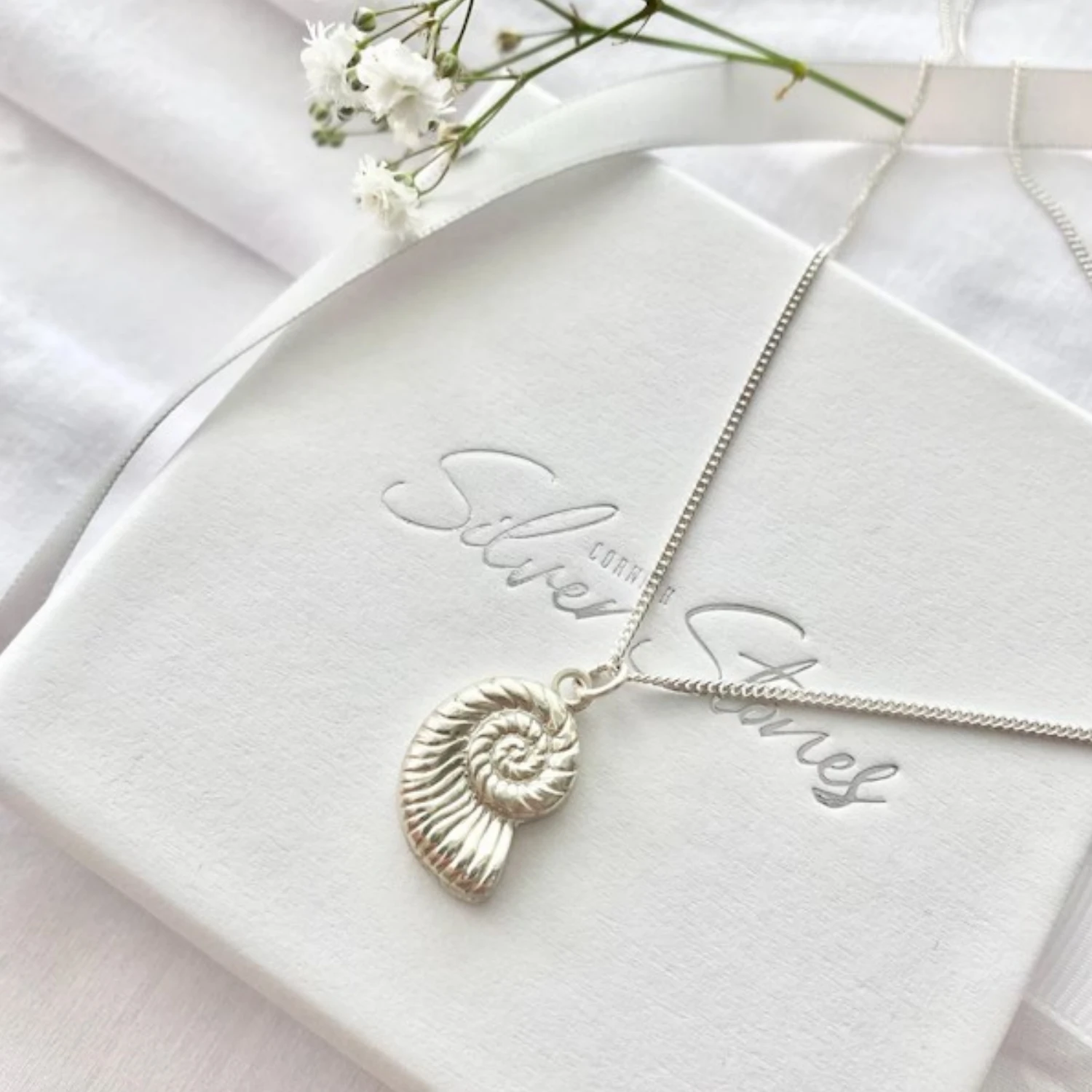 20pcs Gift Packaging Storage Slide Out Paper Jewelry Box Microfiber Pouch Set Drawer Sliding Paper Cardboard Jewelry Box
20pcs Gift Packaging Storage Slide Out Paper Jewelry Box Microfiber Pouch Set Drawer Sliding Paper Cardboard Jewelry Box