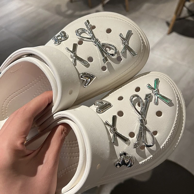 MINISO комплект с бантом и сердечками, серебристая серия, подвески для обуви «сделай сам», садовые аксессуары, сабо с пряжкой, сандалии, украшения, подарки для вечеринки
MINISO комплект с бантом и сердечками, серебристая серия, подвески для обуви «сделай сам», садовые аксессуары, сабо с пряжкой, сандалии, украшения, подарки для вечеринки