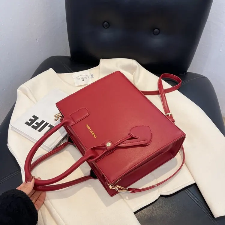 Red Large Capaci Wedding Bag Summer New Sle Luxury Handbag oulder Crossbody Bag for Women Ele Faionable
Red Large Capaci Wedding Bag Summer New Sle Luxury Handbag oulder Crossbody Bag for Women Ele Faionable
