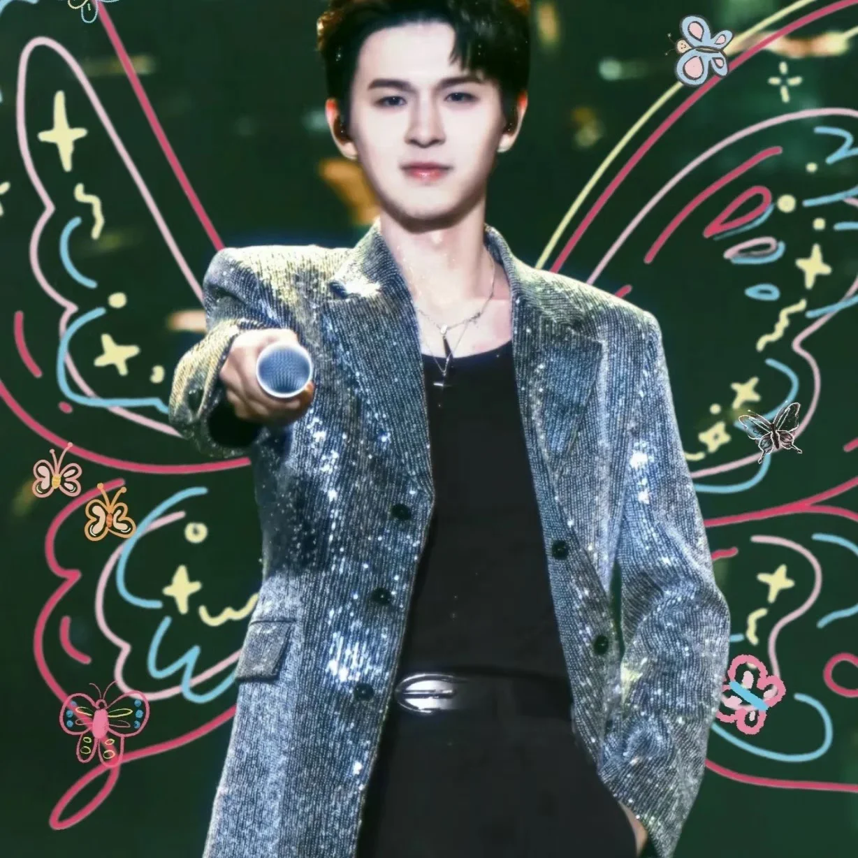Star style Sequins Grey Casual Suit Catwalk Stage Show Formal Dress Nightclub Male Singer Dancer DJ Performance Costumes
Star style Sequins Grey Casual Suit Catwalk Stage Show Formal Dress Nightclub Male Singer Dancer DJ Performance Costumes