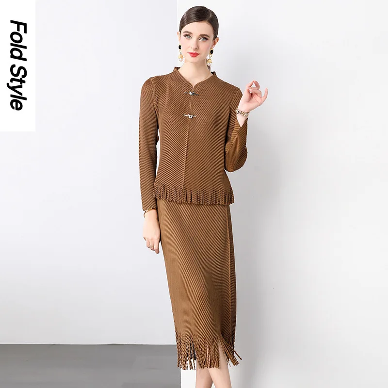 2025 Simple Miyake Fashion Suit Women's Loose Stand-up Collar Top Fringed Design Skirt Two-piece Set Summer New
2025 Simple Miyake Fashion Suit Women's Loose Stand-up Collar Top Fringed Design Skirt Two-piece Set Summer New