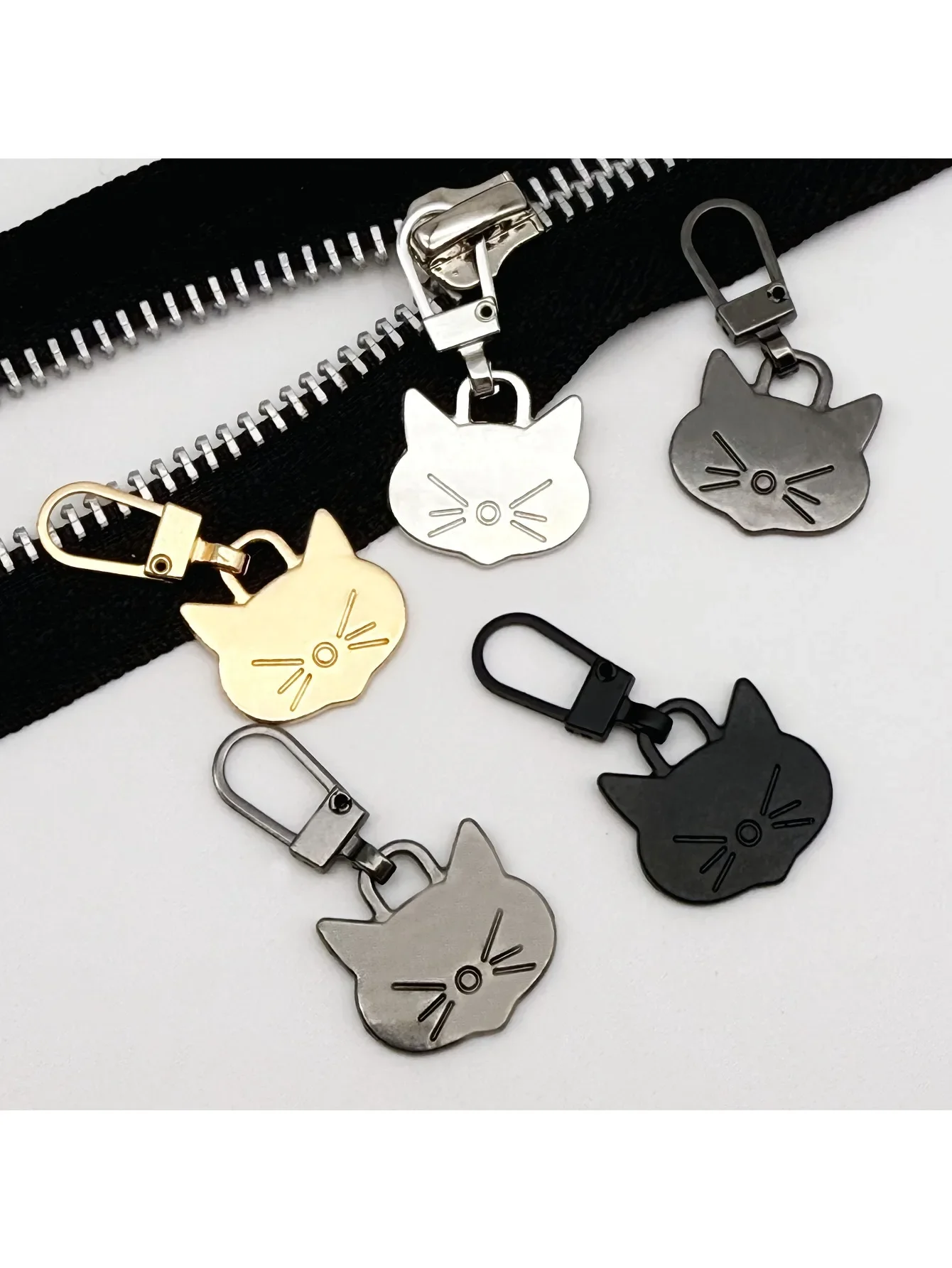 Detachable metal zipper pull tab Down jacket bag small hole universal universal pull lock head replacement pendant accessories
Detachable metal zipper pull tab Down jacket bag small hole universal universal pull lock head replacement pendant accessories
