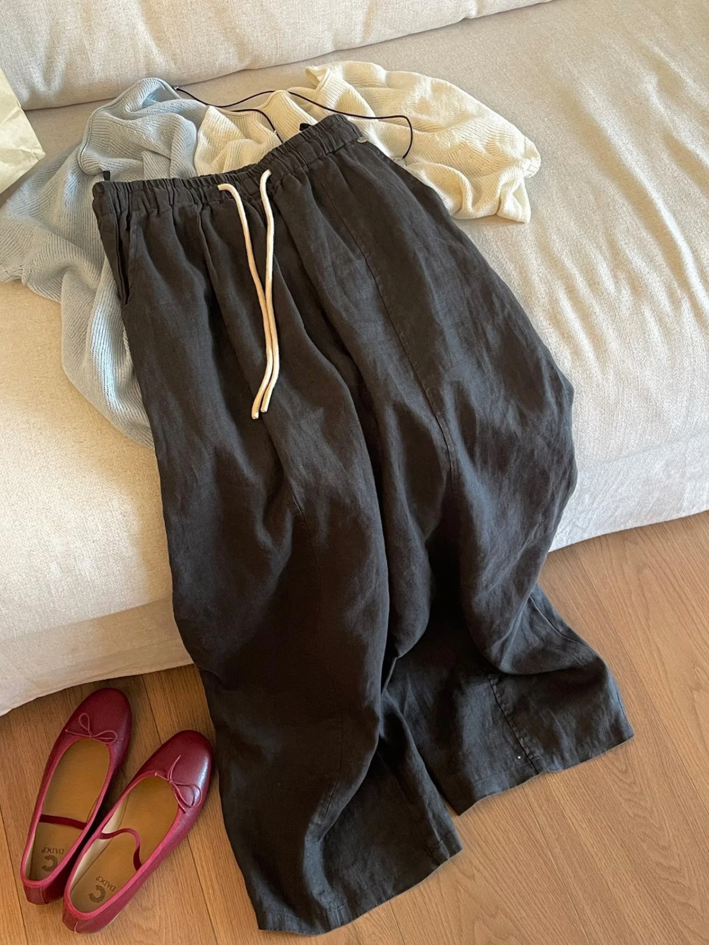 High Waist Wide Leg Pants Women's Summer Thin Elastic Loose Style Linen Casual Trousers Drapey Comfortable Breathable
High Waist Wide Leg Pants Women's Summer Thin Elastic Loose Style Linen Casual Trousers Drapey Comfortable Breathable