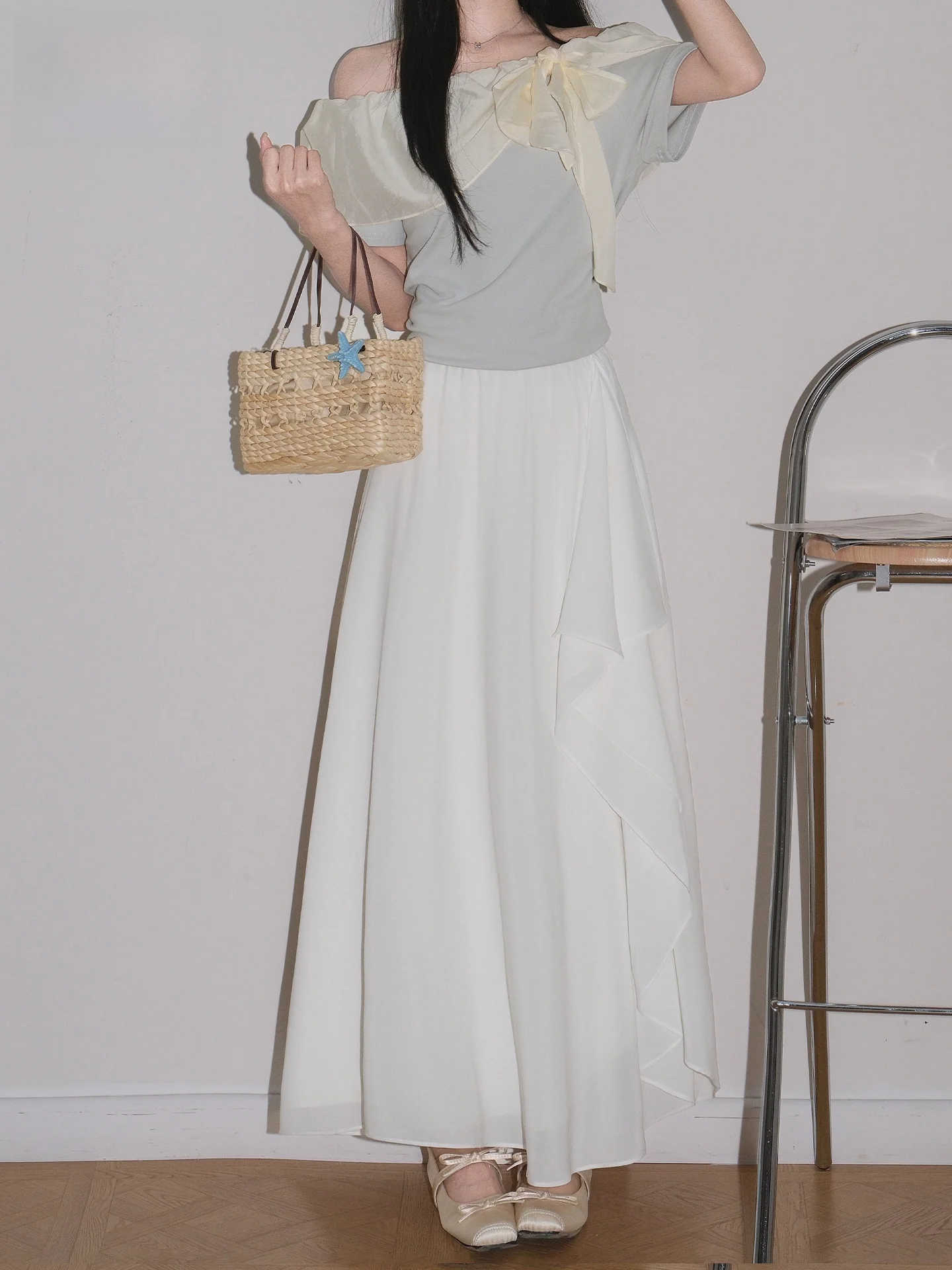 White High Waist A-Line Skirt Chiffon Women's Summer New Style Asymmetrical Hemline Casual Fashion Standard Fit Elastic Waist
White High Waist A-Line Skirt Chiffon Women's Summer New Style Asymmetrical Hemline Casual Fashion Standard Fit Elastic Waist