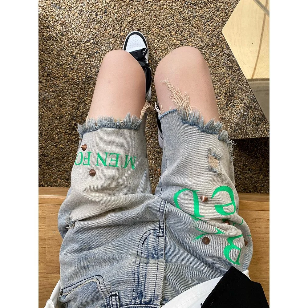 Retro Distressed Frayed Hem Letter Embroidery High Waist Cotton Denim Shorts for Women Summer Season Straight Leg Fit
Retro Distressed Frayed Hem Letter Embroidery High Waist Cotton Denim Shorts for Women Summer Season Straight Leg Fit