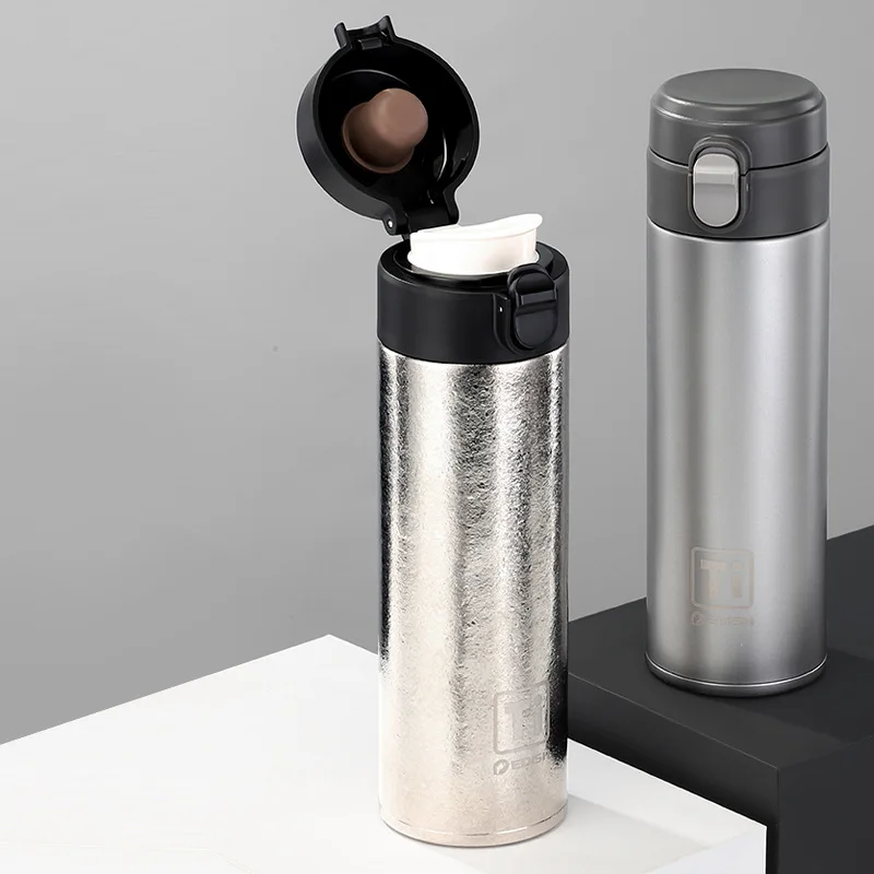 Pure Titanium Double Layered Insulated Tea Cup with Bullet Buckle Water Separation Design High Aesthetic Value Travel Mug
Pure Titanium Double Layered Insulated Tea Cup with Bullet Buckle Water Separation Design High Aesthetic Value Travel Mug